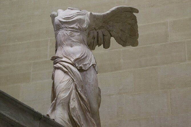 Louvre Museum: Guided Tour at Closing Time with Mona Lisa - Stop 1: Your route through the Louvre’s changing role