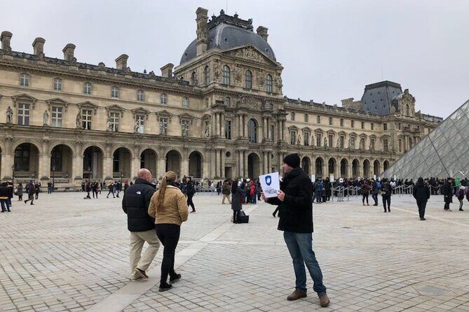 Louvre Museum: Guided Tour at Closing Time with Mona Lisa - The before-closing feel: the “highlights only” mindset