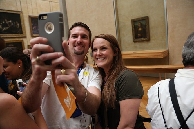 Louvre Museum Masterpieces Guided Tour with Access - Meet at the Arc du Carrousel and get your bearings fast