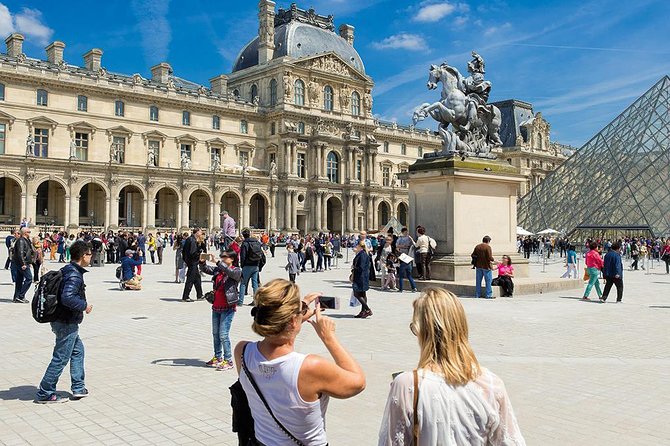Louvre Museum Masterpieces Guided Tour - Starting at Librairie Delamain: the route begins before you see the art