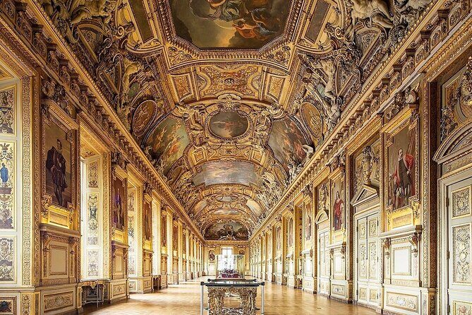 Louvre Museum - Private Family Tour with Da Vinci Treasure Hunt - Price and value: $600 per group (up to 5) for 2 hours