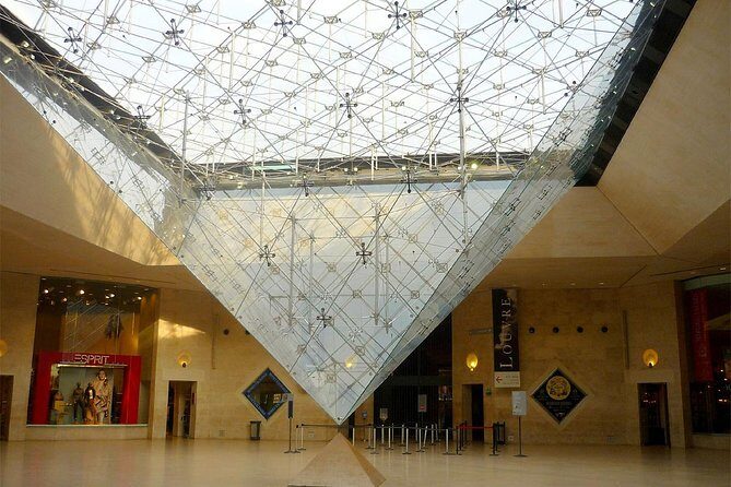 Louvre Museum Small Group Spanish Guided Tour - Guide quality is the whole game here