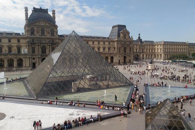 Louvre Private Tour in Paris with Entry Tickets - Headphones and the museum map: tiny extras, big comfort