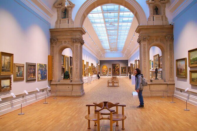 Louvre Skip The Line Guided Tour - Stop inside the Louvre: how the highlight route usually works