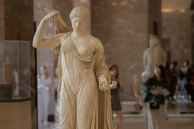 Louvre Skip The Line Guided Tour - The must-see works: Mona Lisa, Venus de Milo, Winged Victory