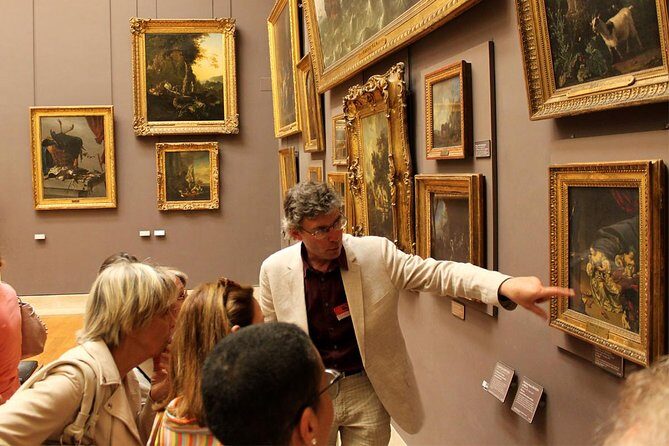 LOUVRE, Small Group Guided Tour in French (TOP SALES) - Inside the Louvre: how the guide leads you through the classics