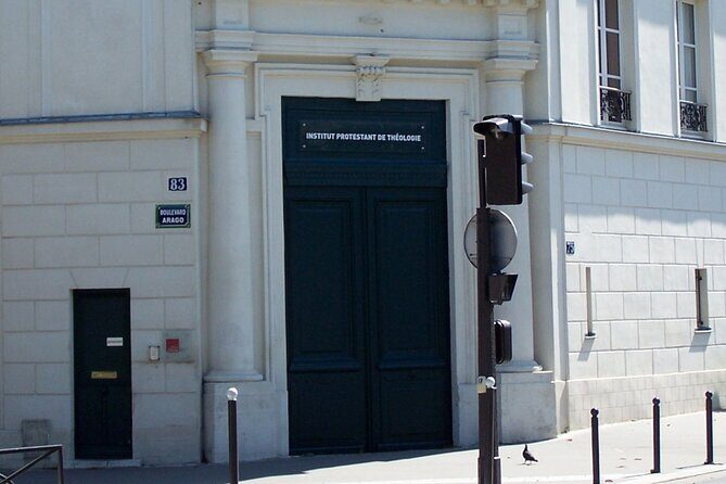 Lupin's Footsteps: A Self-Guided Walking Tour in Paris - Catacombs of Paris: learn the Lupin filming story without entering