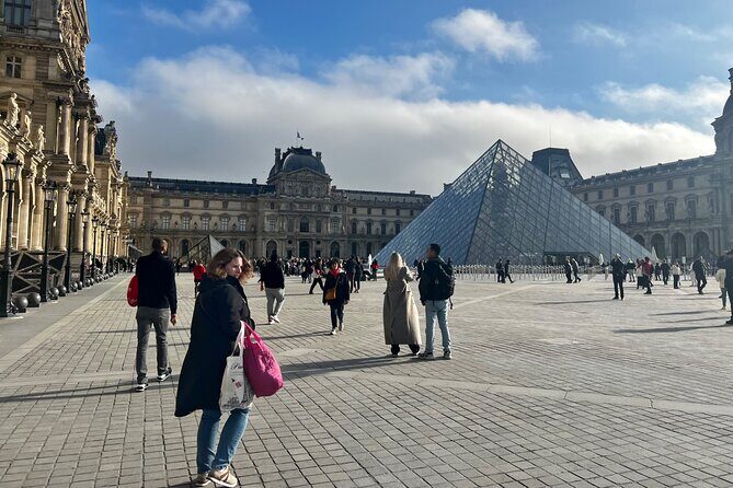 Mamma Mia! Paris Louvre Museum Guided Tour Kid-Friendly Activity - Logistics that affect real life: where you meet, how you move, where you end