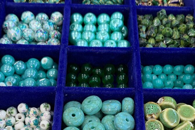 Manufacturing of Customizable Bracelets in Paris - Arriving at the workshop: a quick stop in Paris you can actually use