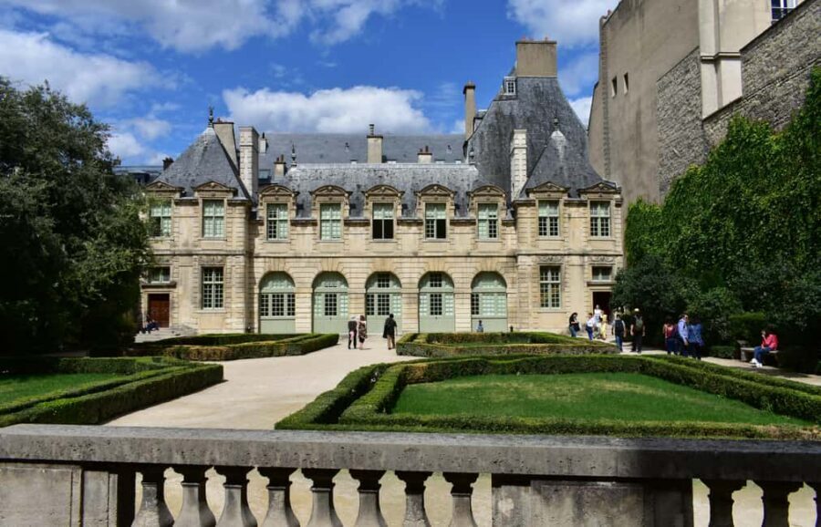 Marais: Discover the Medieval Heart of Paris - Place des Vosges: where the Marais shows off its planning