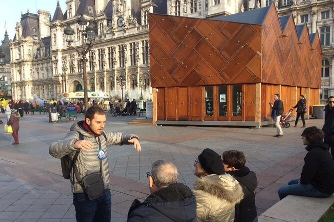 Marais District 2-Hour Private Walking Tour in Paris - Centre Pompidou From the Outside: Modern Landmark, Context Included