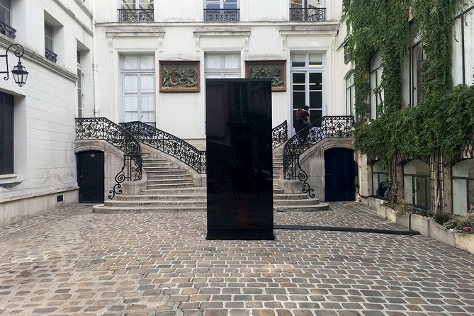 Marais Gallery Walk - Private Tour - Alcohol included, but pacing still comes first