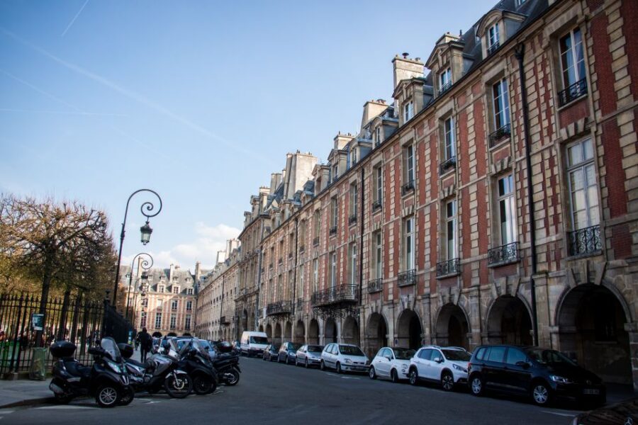 Marais Walking Tour: Lifestyle in Paris - Place des Vosges: The Oldest Planned Square You’ll Learn to Notice