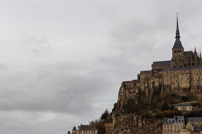 Mont Saint Michel Private VIP Tour with Champagne from Paris - The schedule reality: how you’ll fit Omaha Beach after Mont