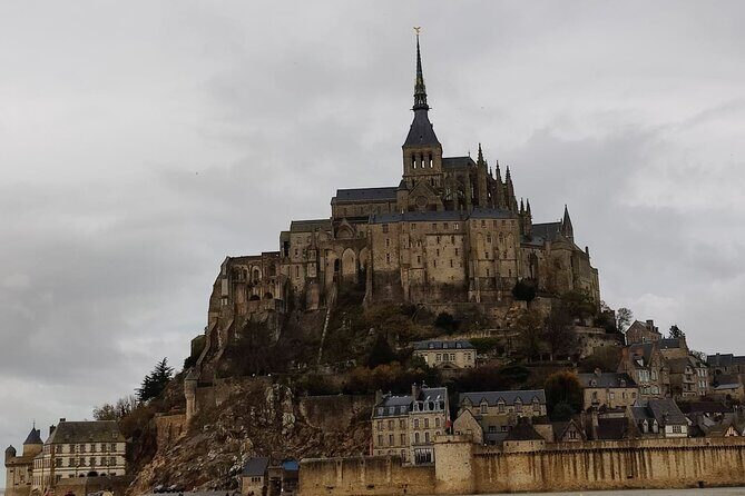 Mont Saint Michel Private VIP Tour with Champagne from Paris - Omaha Beach: what you’ll notice when you’re there