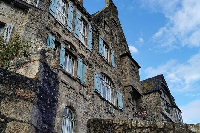 Mont Saint Michel Private VIP Tour with Champagne from Paris - Price and value: is $919.22 per person worth it?