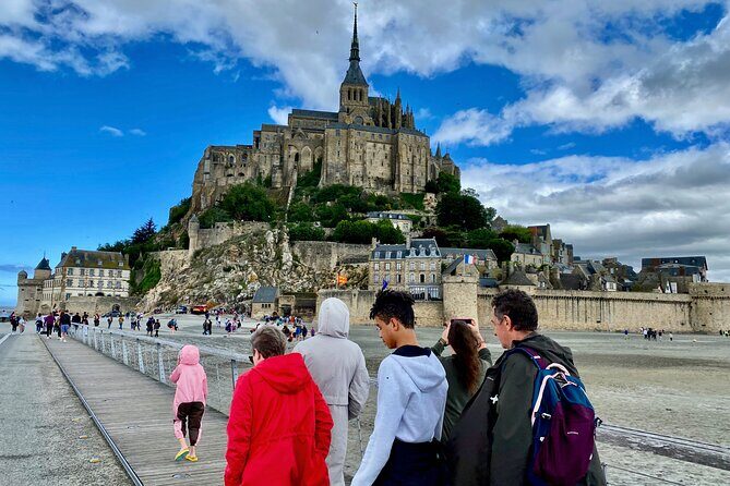 Mont Saint-Michel Small-group 2 to 7 people from Paris - Photo and timing help you can actually feel