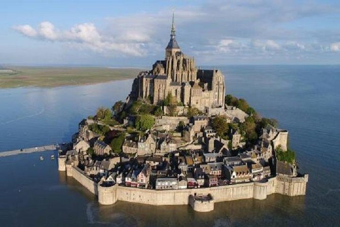 Mont Saint-Michel Small-Group Tour from Paris with Abbey Ticket - A day that starts early (and ends back in Paris)