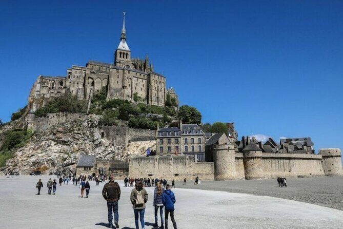 Mont-St-Michel: Private Walking Tour "Abbey Ticket Included" - Meeting point and timing: where your day can speed up or stall