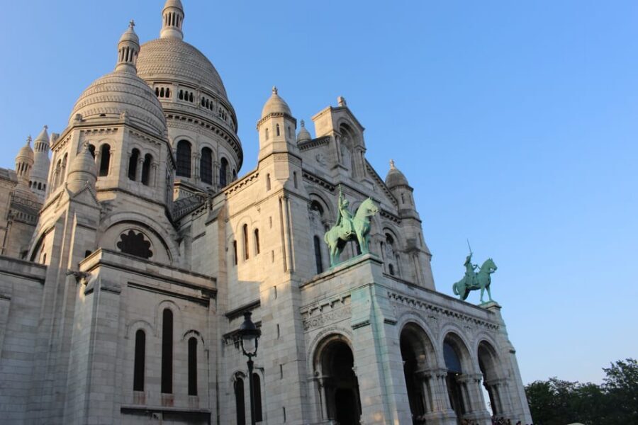 Montmarte painting session and walking tour for kids ! - What $35 Buys You: Materials, Prints, and the Youth Prize