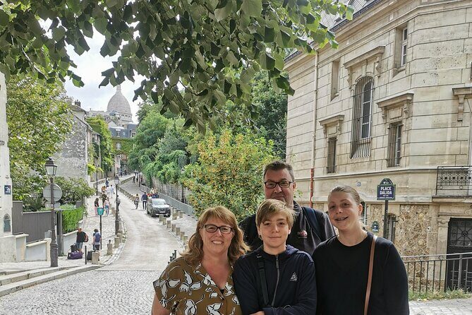 Montmartre and Sacre Coeur Private Guided Tour in Paris - The Famous Art Plaza and Scenic Terraces Moment