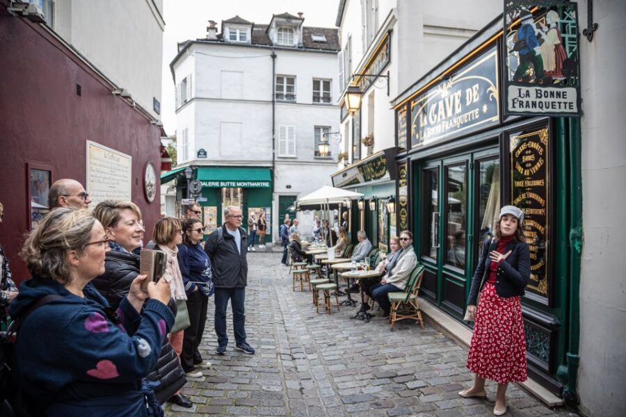 Montmartre en chansons: tour with a professional singer - Price and value: what $34 buys you in 2 hours