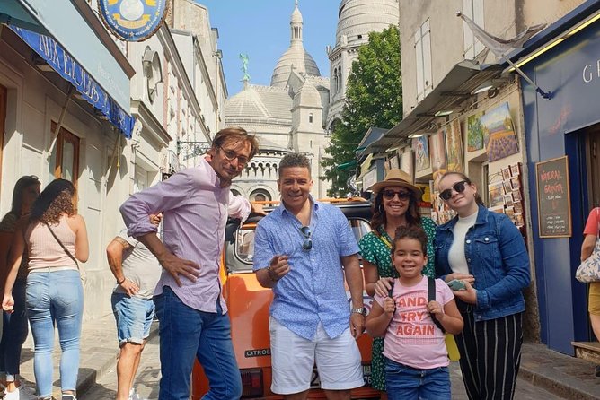 Montmartre Experience : Guided Tour, Tasting, and Art - Place du Tertre portrait time: the souvenir that isn’t generic