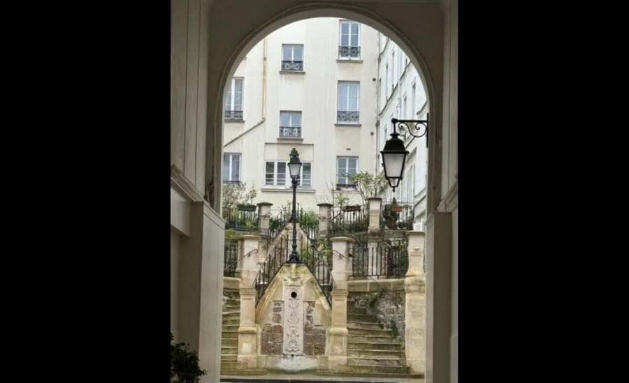 Montmartre for Art Lovers - Walking tour with Expert Guide - Where the Tour Begins: Montmartre Cemetery at Av. Rachel