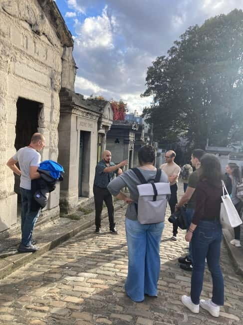Montmartre for Art Lovers - Walking tour with Expert Guide - Should You Book Montmartre for Art Lovers?