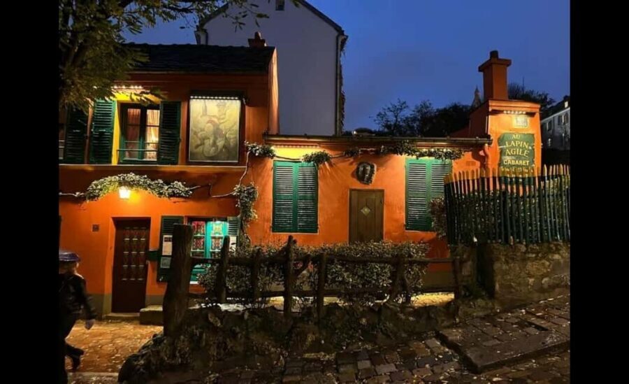 Montmartre for Art Lovers - Walking tour with Expert Guide - Le Buse de Dalida and the Art-Plus-Culture Balance