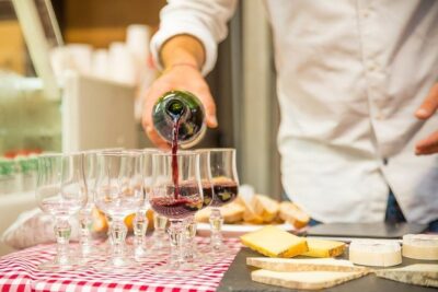Montmartre French Bistrot Style Food & Wine Tasting Tour - Meeting at 5 Pl. Blanche at 6:00 pm: what the start feels like