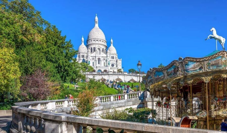 Montmartre: Guided Tour for Kids and Families - Language and guide style: how the best tours keep kids engaged