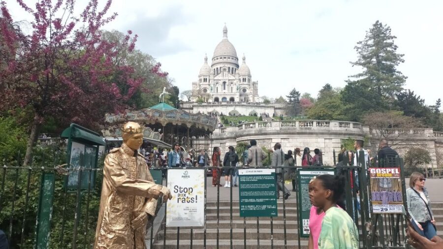 Montmartre: Guided Tour for Kids and Families - End point by Moulin Rouge: a big finale without extra walking