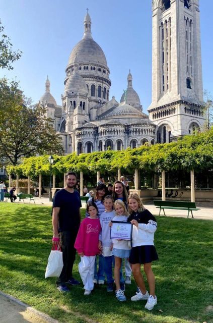 Montmartre: Guided tour to Sacré-Coeur - Le Passe-Muraille and cobblestones: the Montmartre details that most people miss