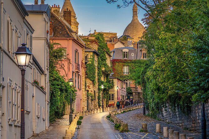 Montmartre Guided Walking Tour: Famous Artists and Cabarets - La Maison Rose, Au Lapin Agile, and Place du Tertre: old-school Montmartre atmosphere