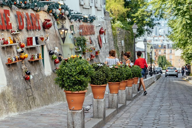 Montmartre Private Food Walking Tour With Locals: The 10 Tastings - Sacré-Cœur outside: stories with the views you came for