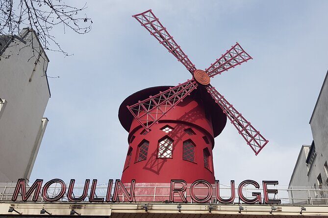 Montmartre Sacré Coeur and Moulin Rouge best shops and cafés - The Wall of I Love You: A Fun, Fast Language Hunt