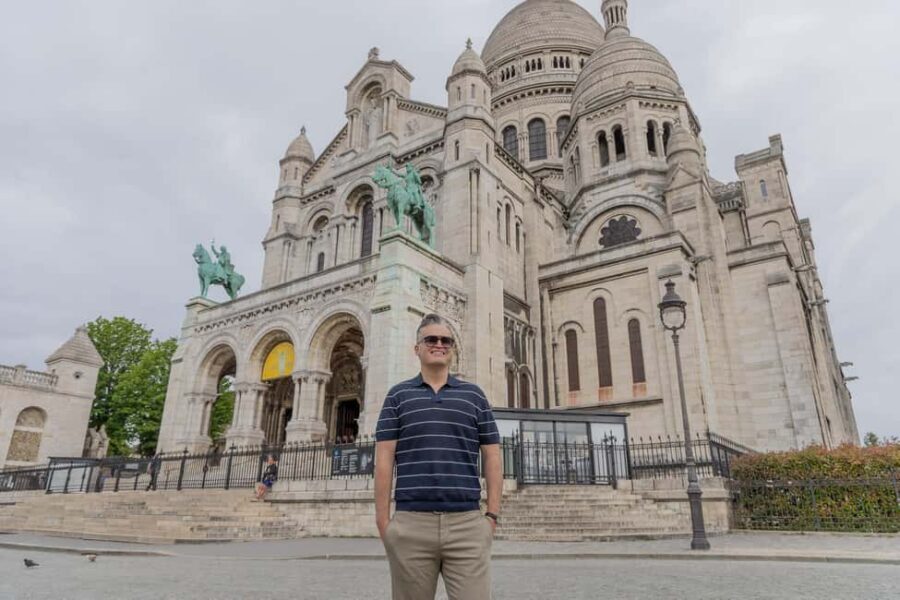 Montmartre Sacre Coeur area photoshoot by Paris photographer - Sacré-Cœur area photos: outside views done well