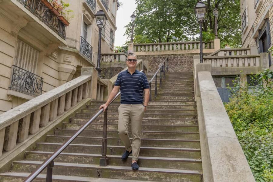 Montmartre Sacre Coeur area photoshoot by Paris photographer - Should you book this Montmartre Sacré-Cœur photoshoot?