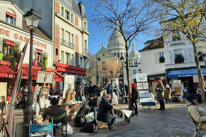 Montmartre/Sacre-Coeur/Paris- Artistic & Bohemian Epicenter - Rue Lepic: Where Impressionist Footsteps Meet Pop-Culture References