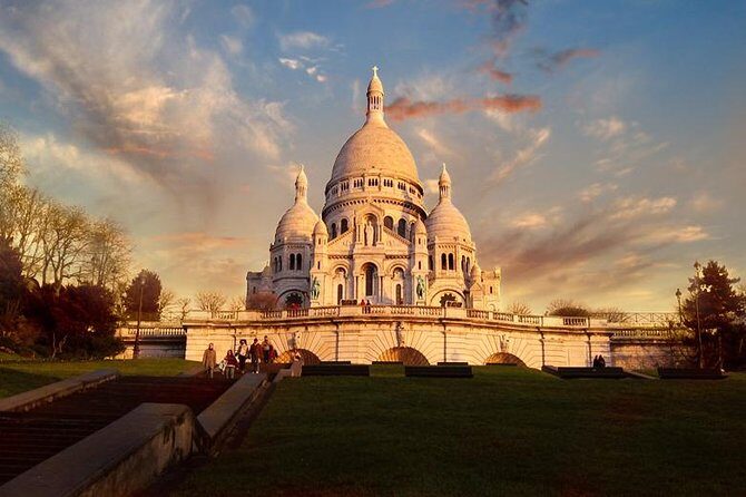 Montmartre & Sacré Coeur Private Historical 2-Hour Walking Tour in Paris - Walking Montmartre for Art Stories, Not Just Photos