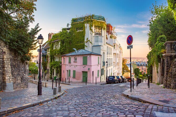 Montmartre Self-Guided Audio Tour: More Than Meets the Eye - Where to start on Rue des Abbesses and how the walk flows