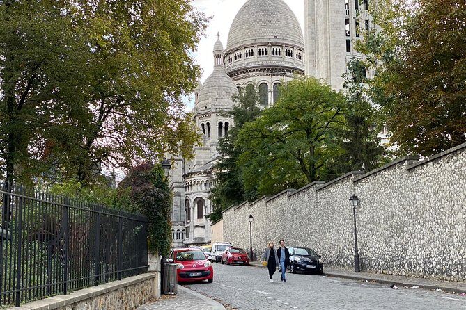 Montmartre Semi Private Tour: from Moulin Rouge, to Sacré-Cœur - Place du Tertre: where the art square still matters