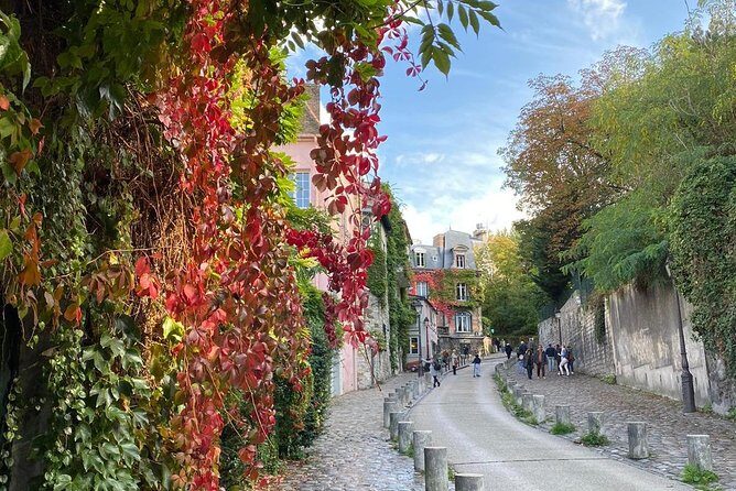 Montmartre Semi Private Tour: from Moulin Rouge, to Sacré-Cœur - Starting at Moulin Rouge: why it sets the right mood