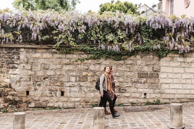 Montmartre Tour with a Local Guide: Private & 100% Personalized - Sacré-Cœur hilltop views without turning it into a sprint