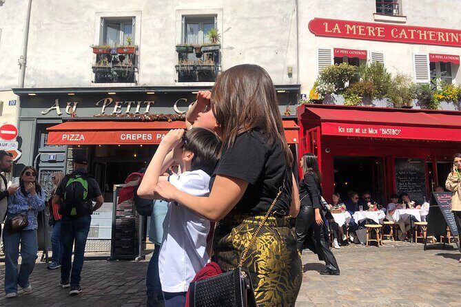 Montmartre Treasure Hunt — Fun and Cultural Investigation - Moulin Rouge Finale: Ending the Investigation at the Right Moment