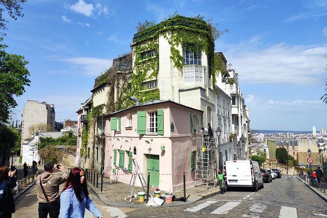 Montmartre Walking Guided Tour - Stop by stop: what you’ll see and why it matters