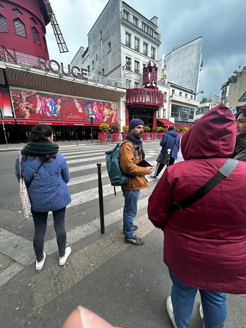 Montmartre Walking Tour: A Journey Through Art and History - A secret stop and quick viewpoints: learning routes, not just landmarks