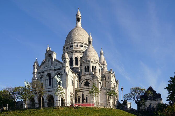 Montmartre’s heritage with specialties tasting Private Tour - Sacré-Cœur area peek: how the tour uses it without turning into a climb marathon