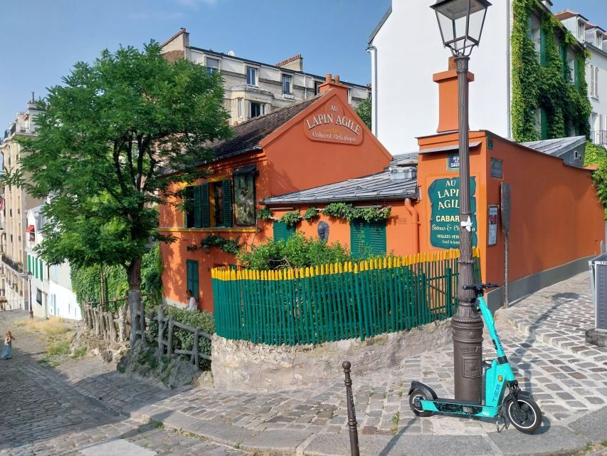 Montmatre Walking Tour: the essential highlights+ - Moulin Rouge finish: nightlife energy with a human pace